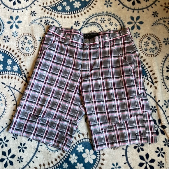 Oakley board shorts - Picture 1 of 8